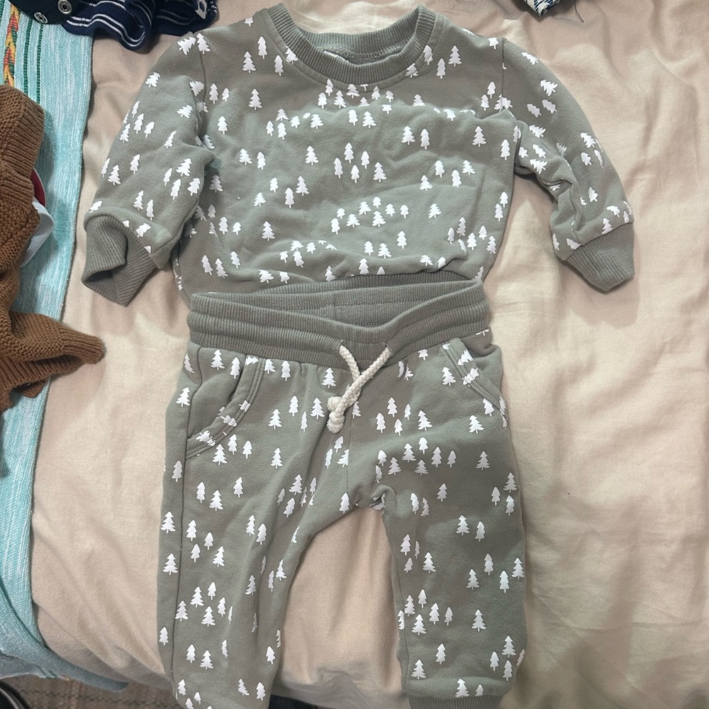Mebie Baby Green Tree Matching Set